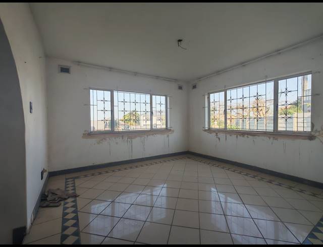 5 BEDROOM FREESTANDING FOR SALE IN TONGAAT BEACH